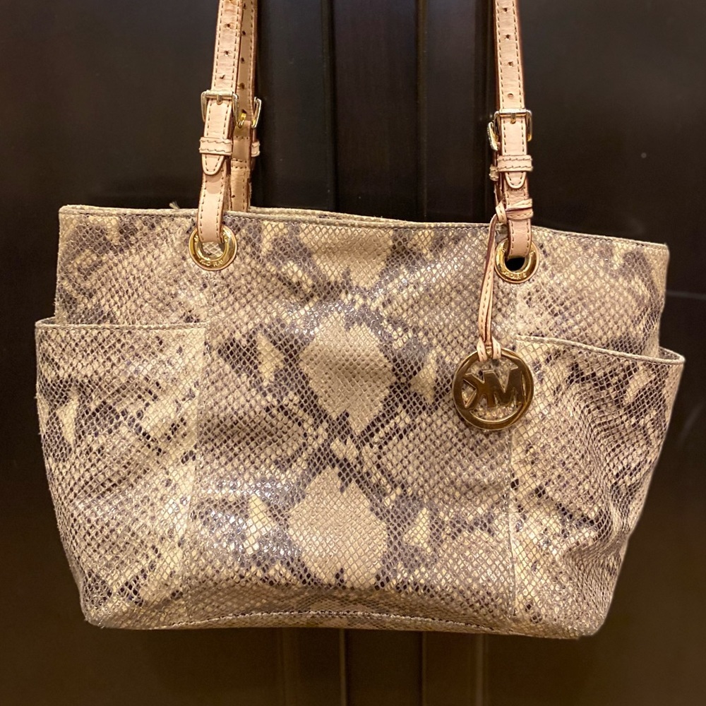 Gorgeous Michael Kors bag!